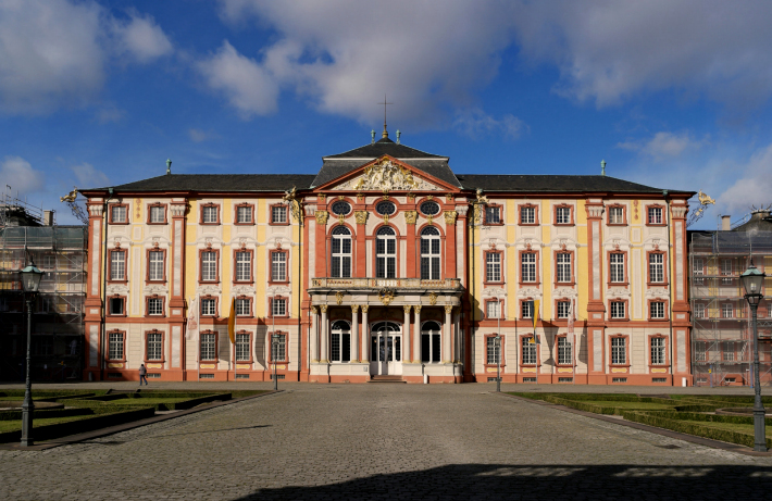 Barockschloss Bruchsal. Die Residenz der Frstbischfe von Speyer. Corps de logis. - Foto (c) Dieter Mller