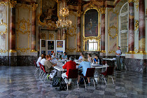 Pressegesprch im Marmorsaal des Bruchsaler Barockschlosses. Klicken Sie!