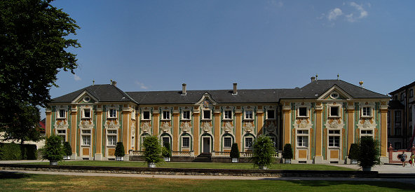 Im Schlossgarten Bruchsal: die farbenfrohe Orangerie