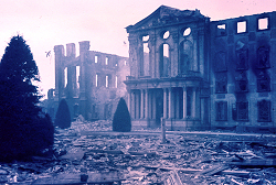 Schloss Bruchsal 1945. Zu etwa 80% zerstrt.