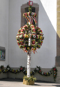 Klicken Sie: Osterbaum in Bad-Rappenau Babstadt