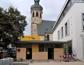 Klohuschen in der John-Bopp-Strae. Die Tage sind gezhlt.